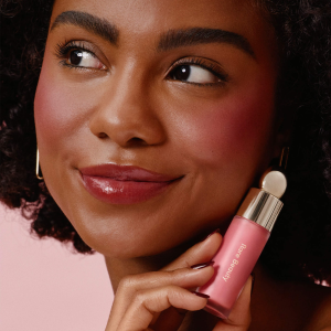 Selena's Faves Mini Fragrance & Blush Set - Bajo Pedido