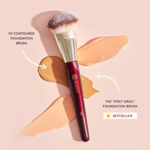 101 Contoured Foundation Brush