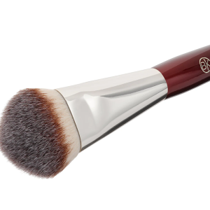 109 Mini Contoured Foundation Brush