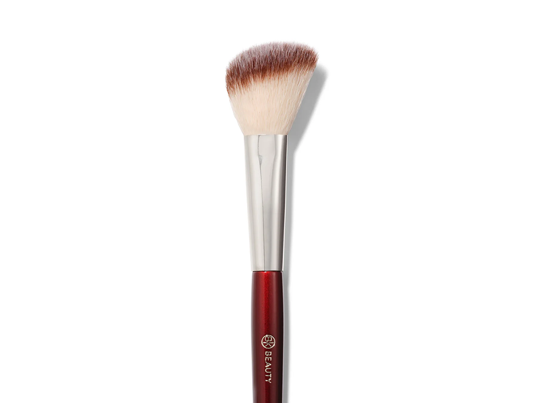 112 Small Angled Face Brush
