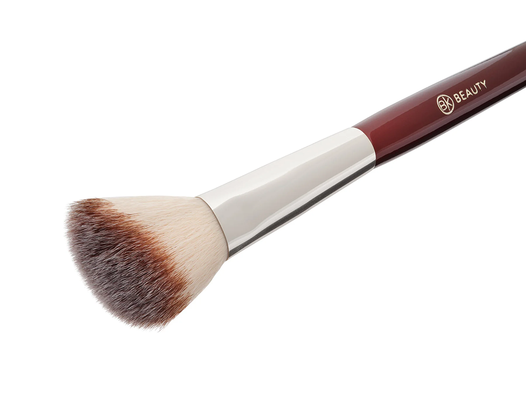 112 Small Angled Face Brush